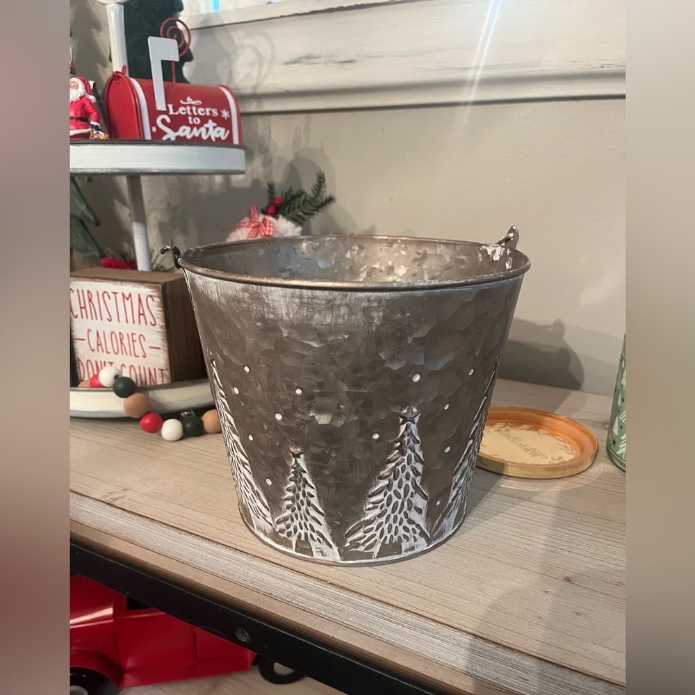 Christmas Tree Tin Bucket